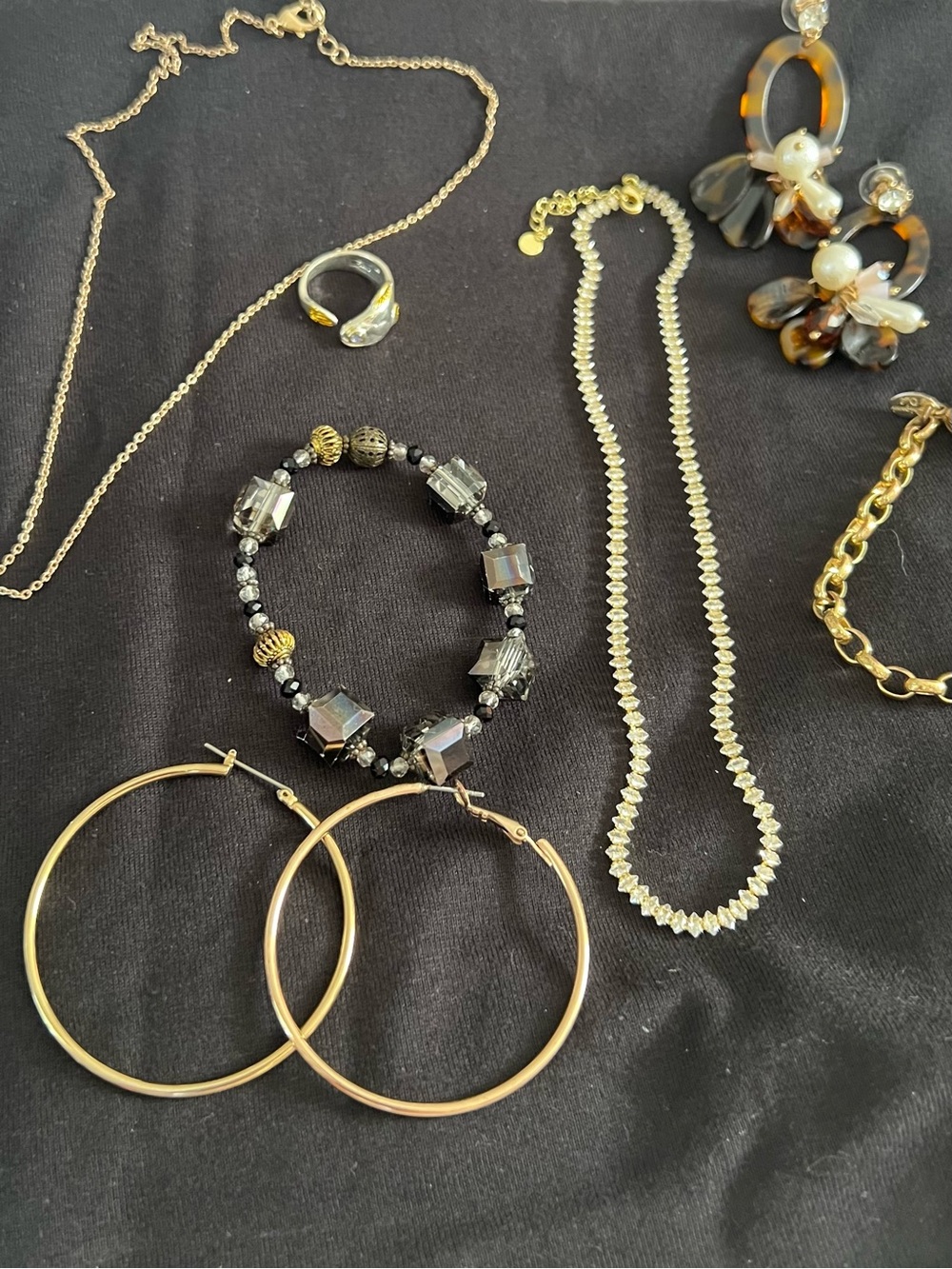 2 Necklace with 2 pair. Earrings 2 Bracelets 1 ring